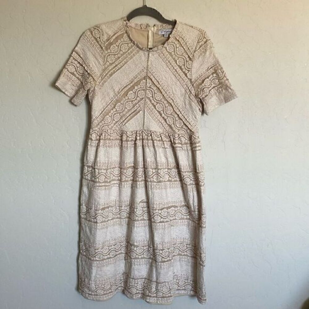 Cream Lace Short Sleeve Polagram Dress Size M